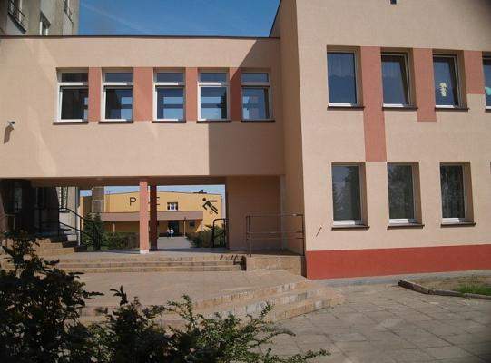 Dwa budynki PCE zmieniły kolorystykę